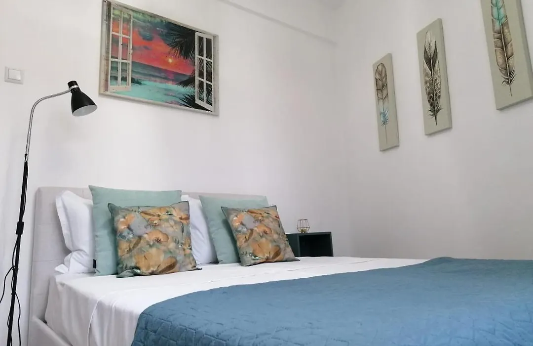 Laroka House Cosy And Modern Apartment Universitate-City Centre-1